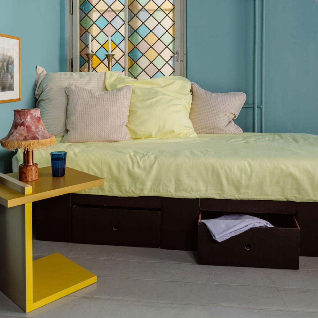 ROOM IN A BOX organic cotton bed linen lemon yellow on black GRID Bed