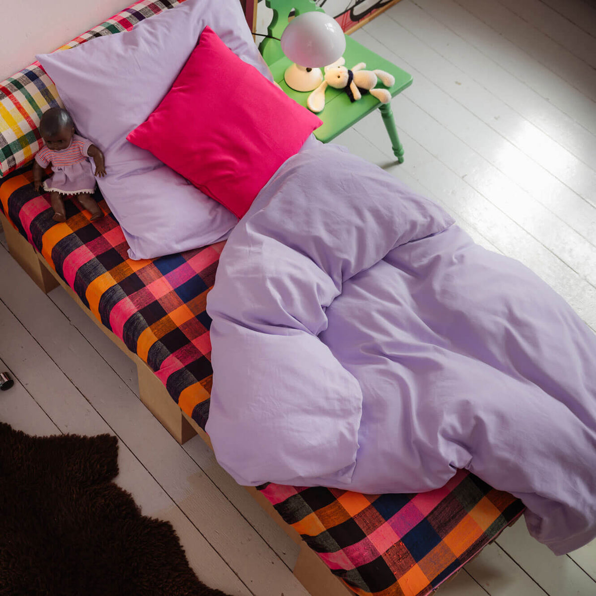 ROOM IN A BOX organic bed linen in lilac in kids bedroom